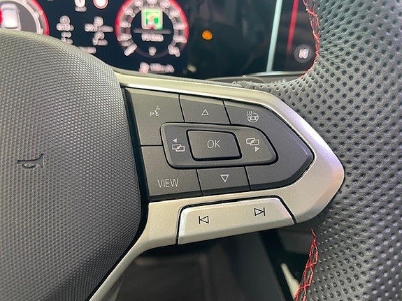 Volkswagen Golf VIII 11 of 12