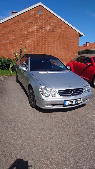 Mercedes-Benz CLK200 2 of 4