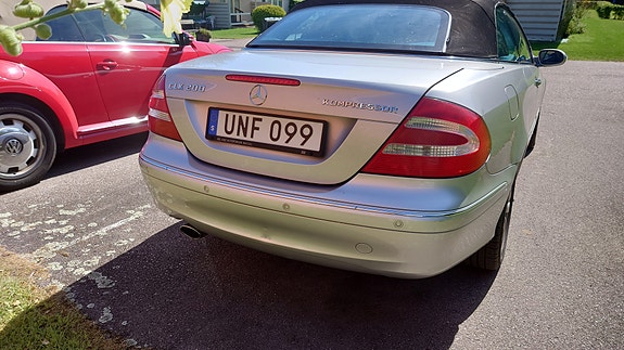Mercedes-Benz CLK200 4 of 4