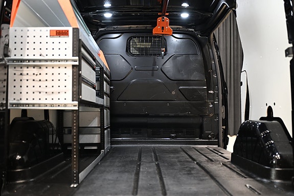 Ford Transit Custom 7 of 30