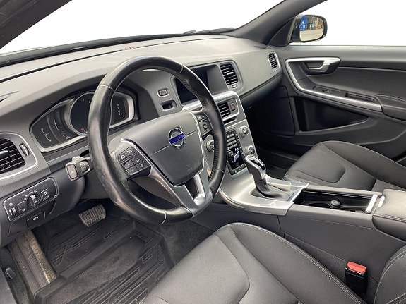 Volvo V60 Cross Country 6 of 13