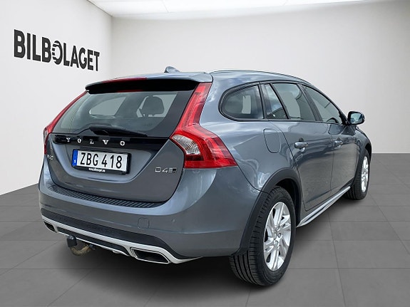 Volvo V60 Cross Country 4 of 5