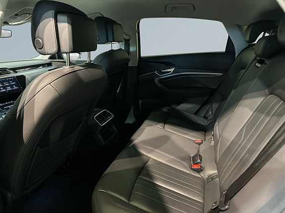 Audi e-tron Sportback 13 of 23