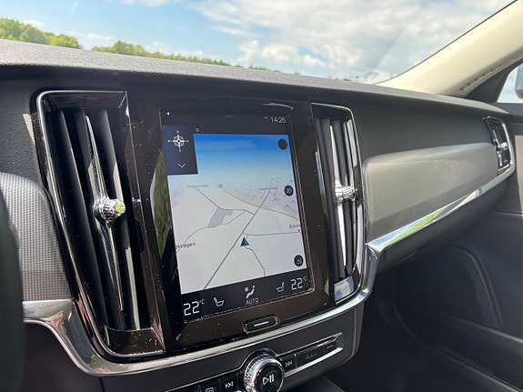 Volvo V90 Cross Country 8 of 13