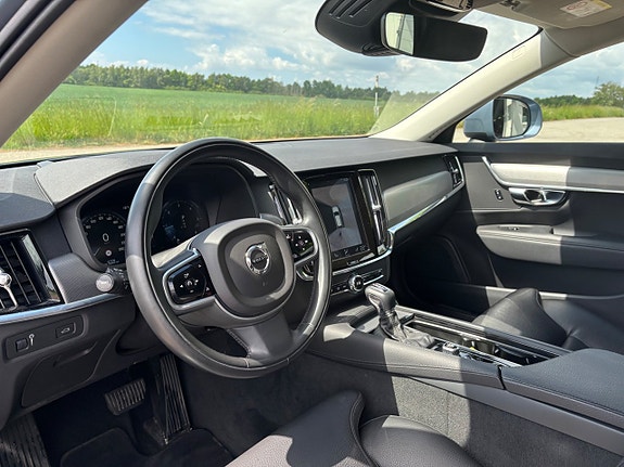 Volvo V90 Cross Country 6 of 13