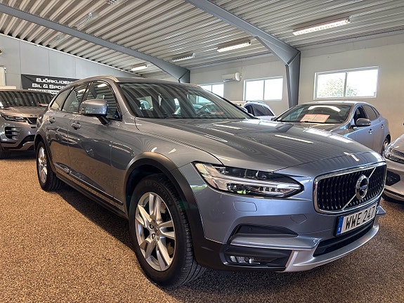 Volvo V90 Cross Country 12 of 13