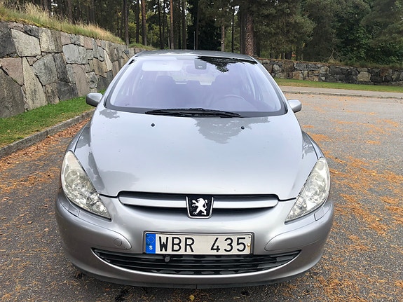 Peugeot 307 2 of 10