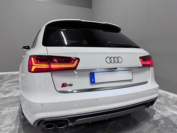 Audi S6 2 of 5