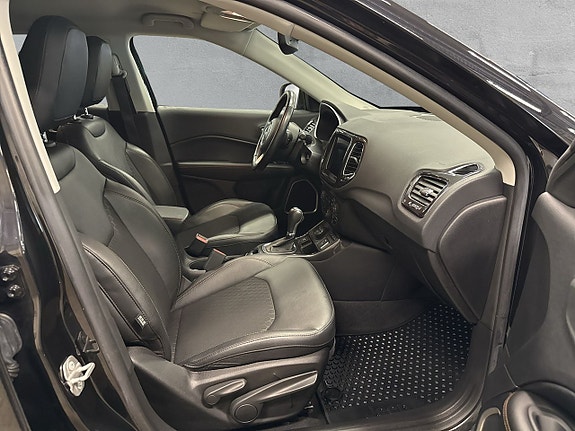 Jeep Compass 13 of 22