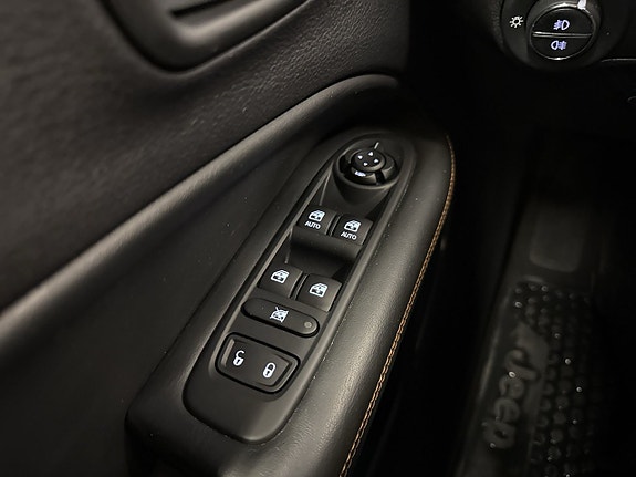 Jeep Compass 21 of 22