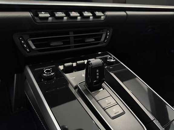 Porsche 911 Turbo S 15 of 30