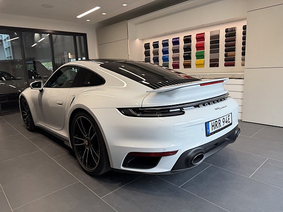 Porsche 911 Turbo S 3 of 5