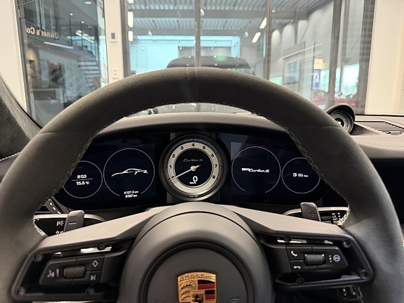 Porsche 911 Turbo S 13 of 30