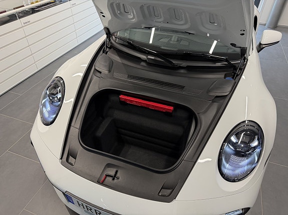 Porsche 911 Turbo S 18 of 30
