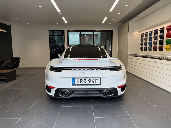 Porsche 911 Turbo S 4 of 5
