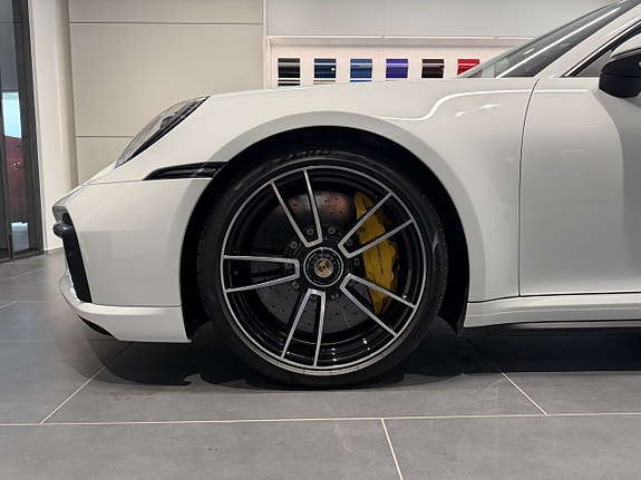 Porsche 911 Turbo S 7 of 30