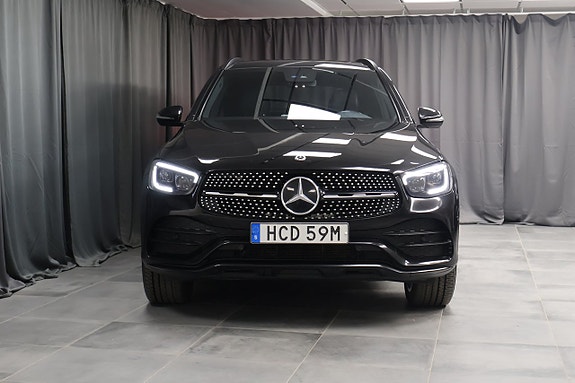 Mercedes-Benz GLC300 e 3 of 5