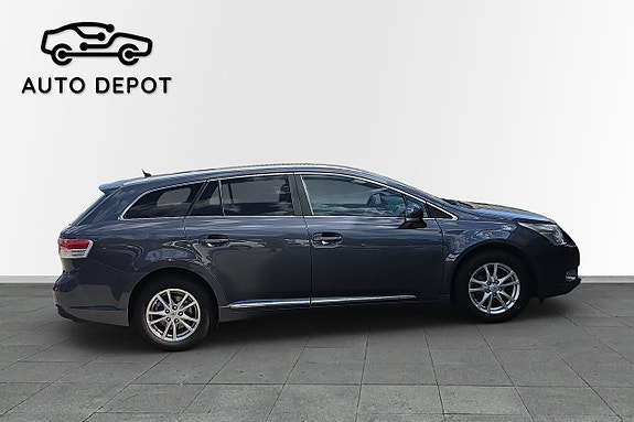Toyota Avensis 3 of 5