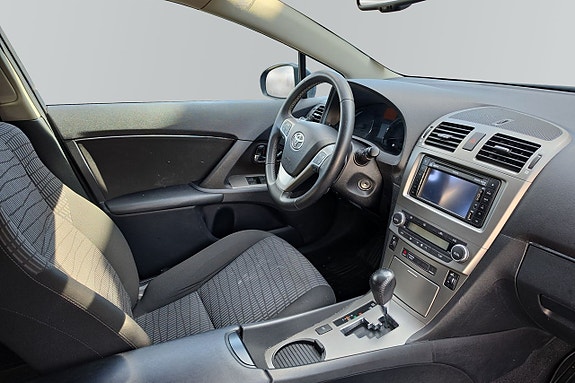 Toyota Avensis 8 of 10