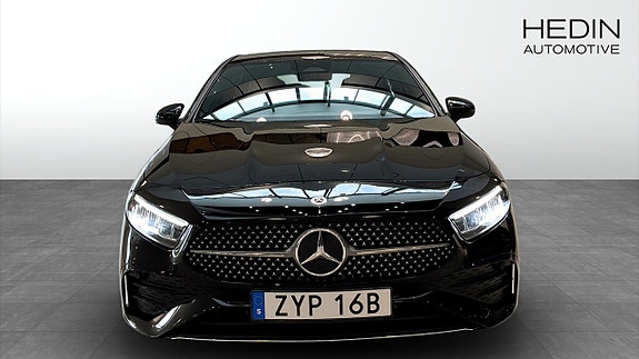 Mercedes-Benz A200 2 of 5