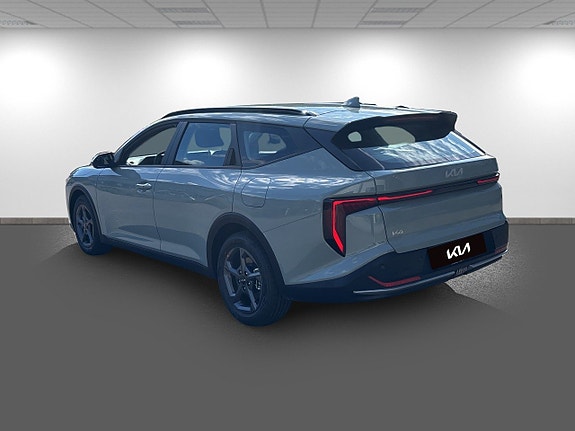 Kia K4 6 of 19