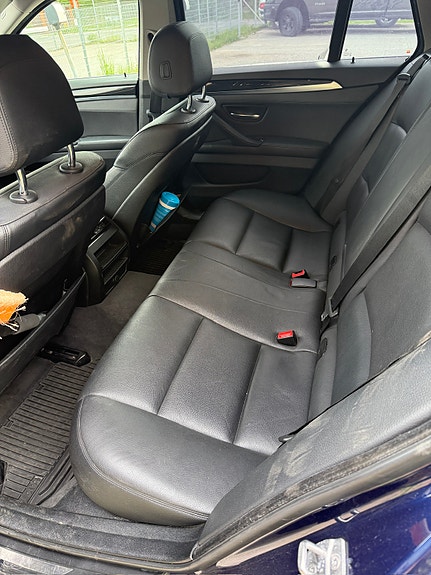 BMW 520d 4 of 5