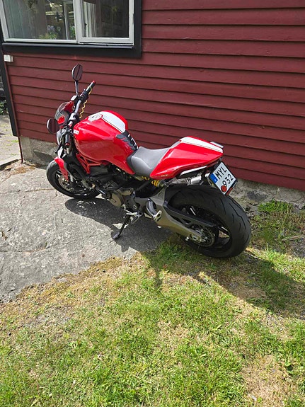 Ducati Monster 821 2 of 2
