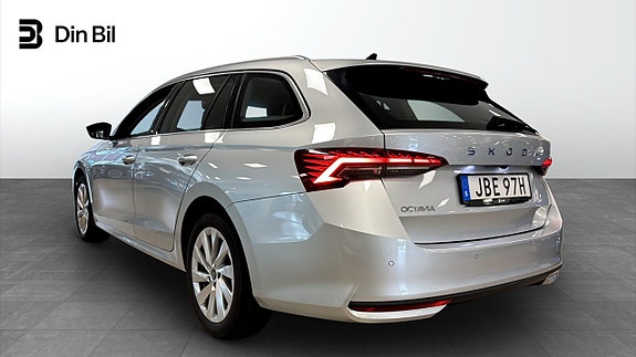 Skoda Octavia 3 of 5