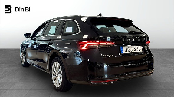 Skoda Octavia 3 of 5