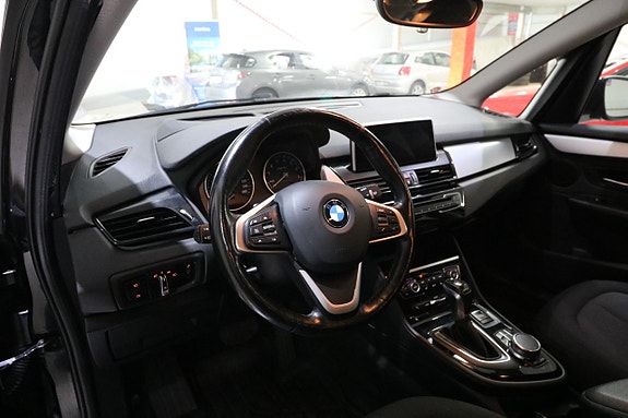 BMW 225xe 10 of 22