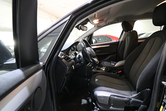 BMW 225xe 12 of 22