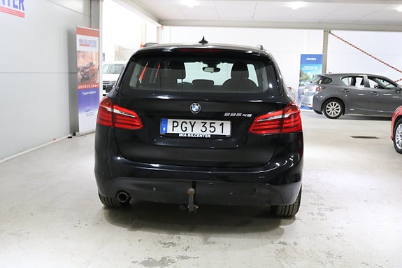 BMW 225xe 8 of 22