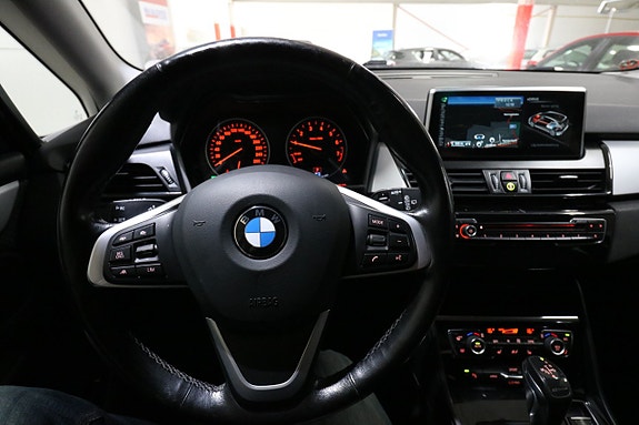 BMW 225xe 14 of 22