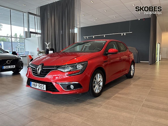Renault Megane IV 3 of 5