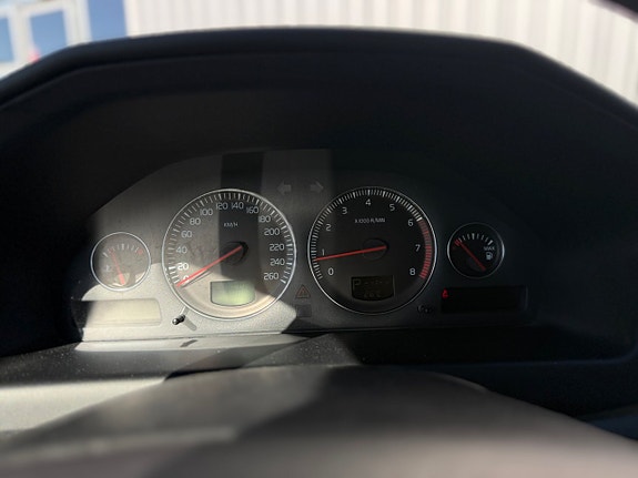 Volvo V70 8 of 12