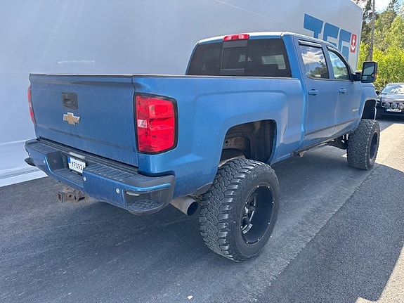 Chevrolet Silverado 2500 3 of 5