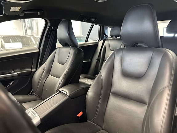 Volvo V60 Cross Country 9 of 15
