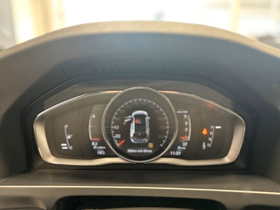 Volvo V60 Cross Country 11 of 15