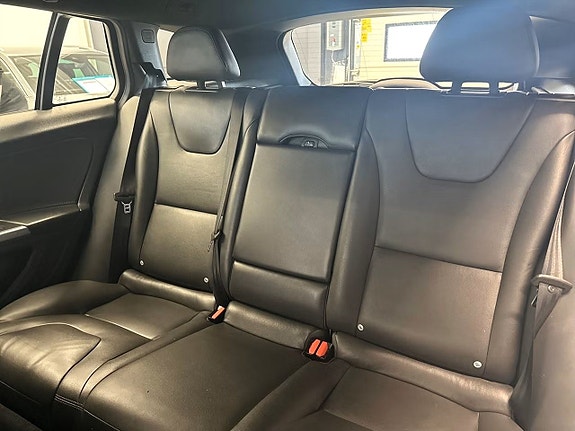 Volvo V60 Cross Country 15 of 15