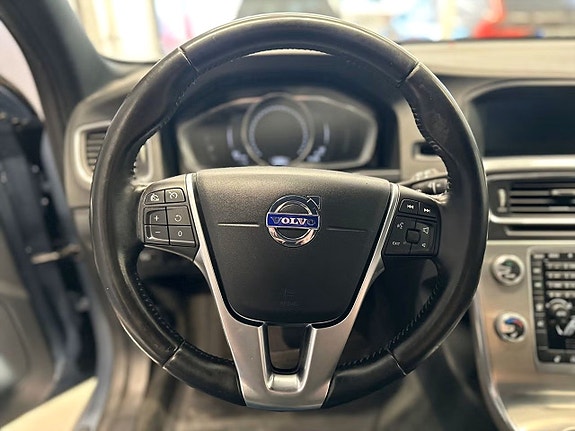 Volvo V60 Cross Country 10 of 15