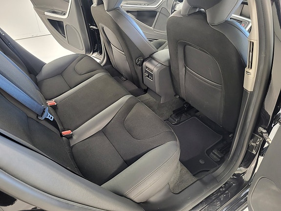Volvo V60 9 of 17