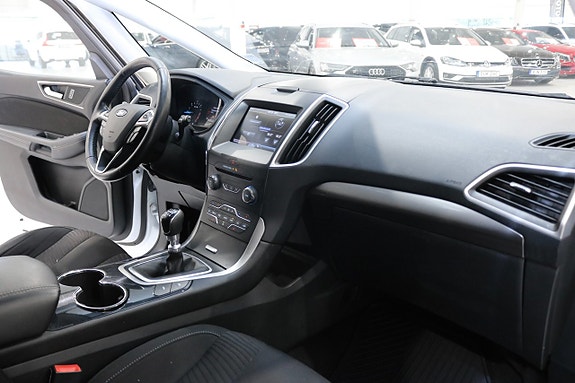 Ford S-MAX 7 of 14