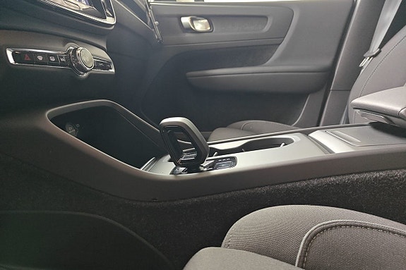 Volvo EX40 15 of 19