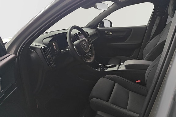 Volvo EX40 4 of 5