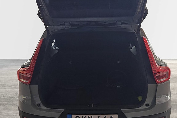 Volvo EX40 9 of 19