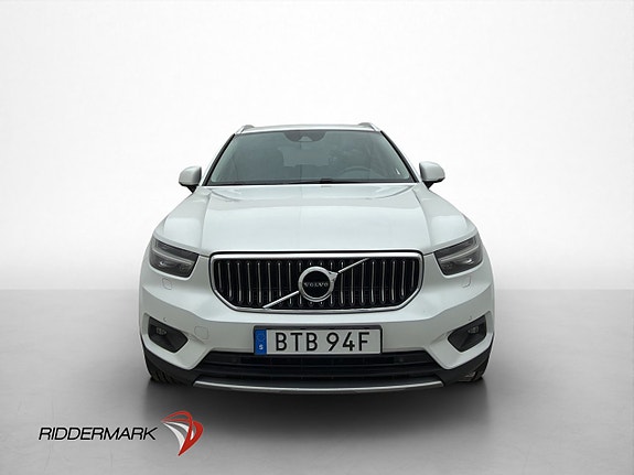 Volvo XC40 2 of 5