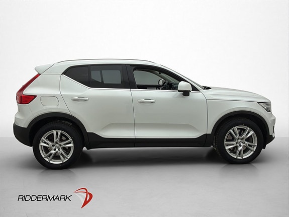 Volvo XC40 4 of 5