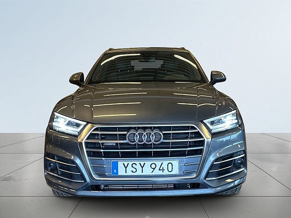 Audi Q5 2 of 5