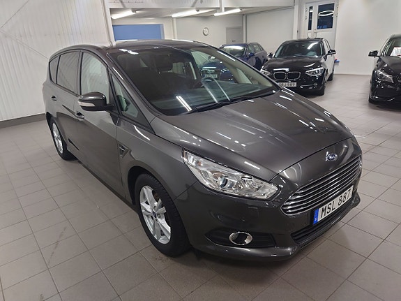 Ford S-MAX 7 of 10