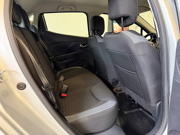 Renault Clio 8 of 13